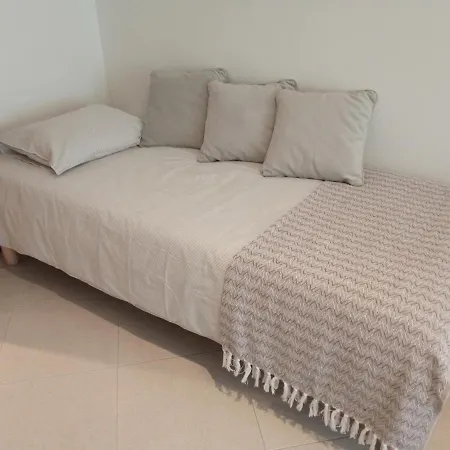 Apartment Dream On - *